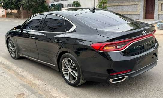 Hyundai Grandeur image 5