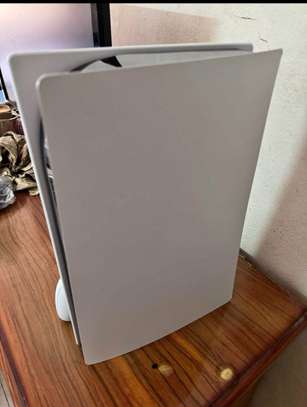 PlayStation 5 plus 2manete et 6 jeux image 3