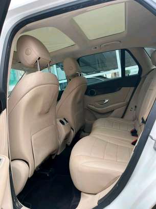 Mercedes-Benz image 9