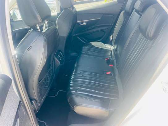 Peugeot 3008 2019 image 6