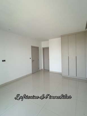 Appartement F4 à louer à Mermoz image 9