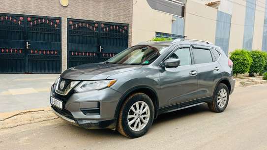 2018 Nissan Rogue SV image 3
