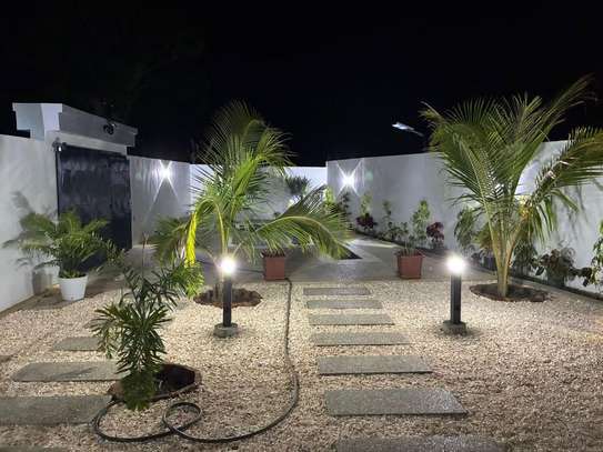 À VENDRE – Villa avec piscine à Nianing image 9