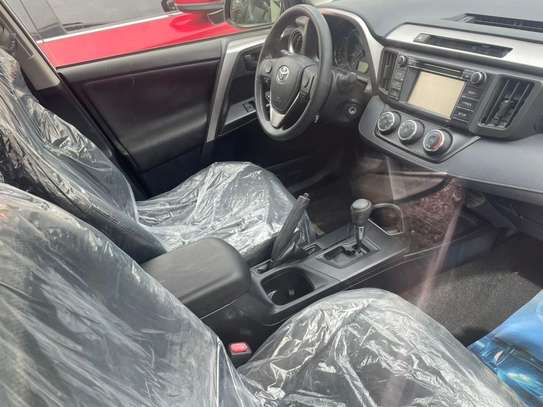 Toyota Raf4 image 3
