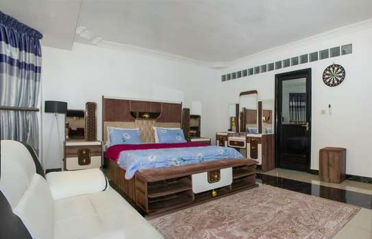 Appartement meublé à louer au Point E image 3