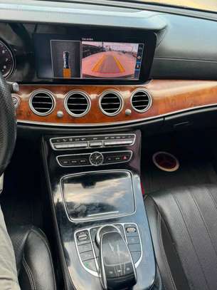 Mercedes Classe E 300 4matic Noir Essence Confort Élégance image 5