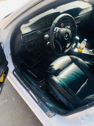 BMW 328i image 7