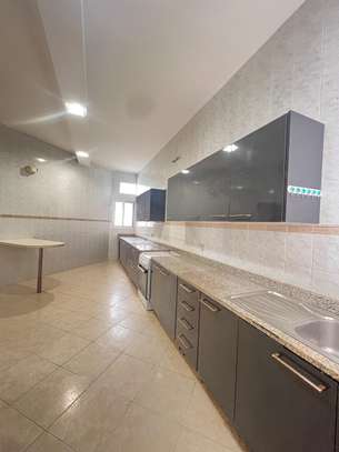 🏡 Magnifique Villa R+1 avec Piscine à vendre Ngor image 6