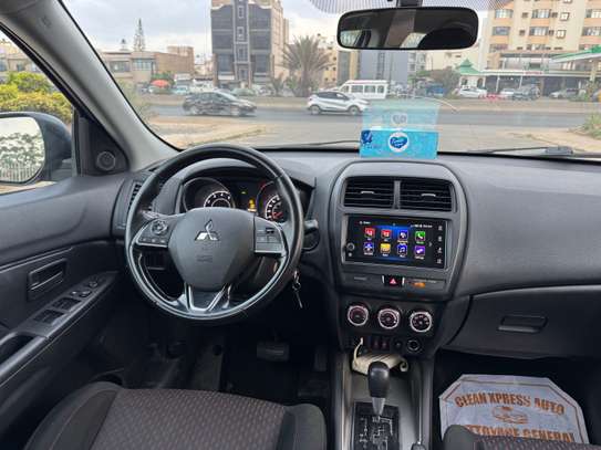 Mitsubishi Outlander 2019 essence 2.0L image 2