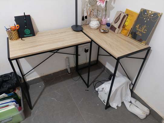 Tables / bureau image 2