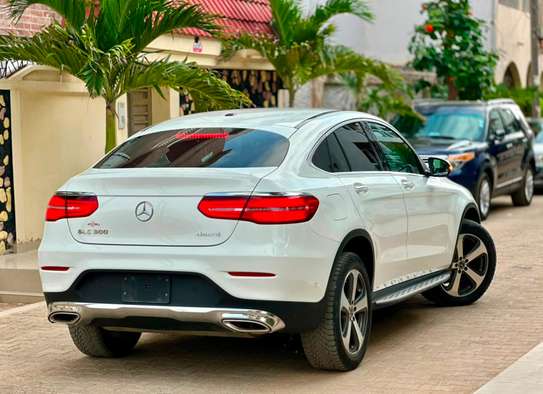 mercedess glc 300 4matic image 4