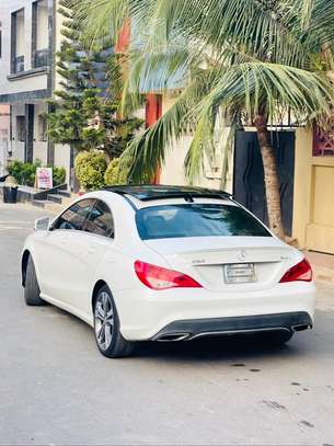 Mercdes CLA Luxe image 9