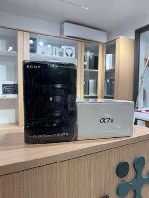 SONY Alpha 7 V + FE 24-70mm F2.8 GM II image 2