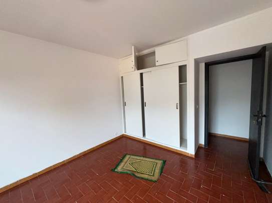 Appartement F3 salon à louer au plateau image 11