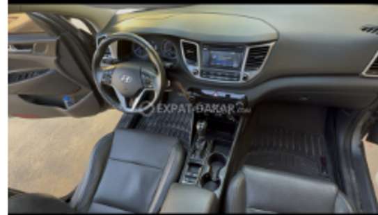 HYUNDAI TUCSON image 9