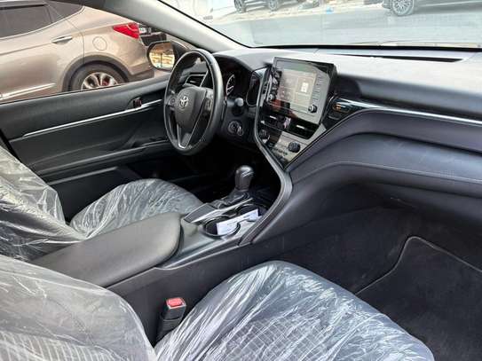 Toyota Camry 2021 faible kilométrage image 3