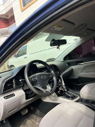 Hyundai Elantra 2019 Automatique image 8