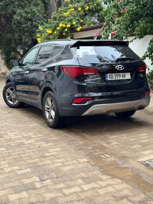 Hyundai Santafé image 8