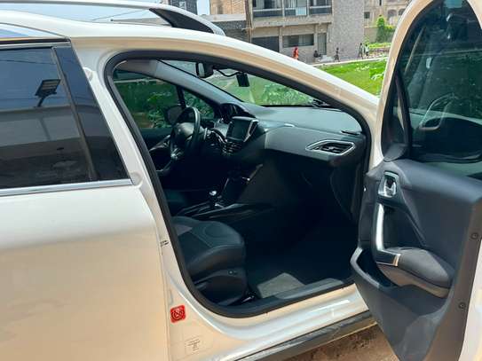Peugeot 2008 2018 image 9