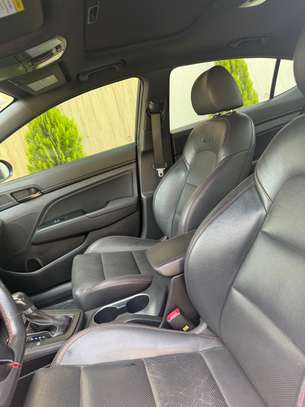 Hyundai Elantra Sport image 3