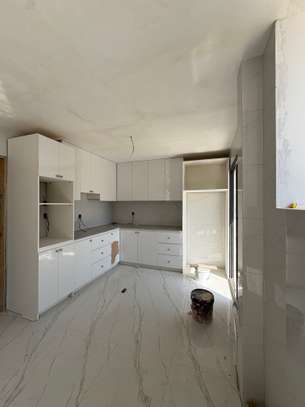 Almadies – Apparemment R+7 haut standing à vendre image 12
