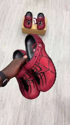 Crocs Spiderman rouge confort léger image 3