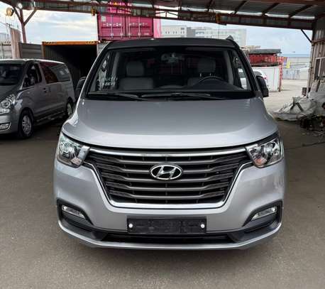 Hyundai Starex 2019, 82000 kms, 12 places diesel boîte auto image 2