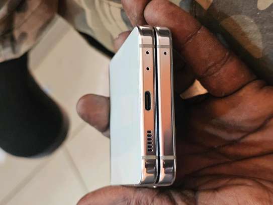 Samsung galaxie Z flip 5 256GB 8GB image 8