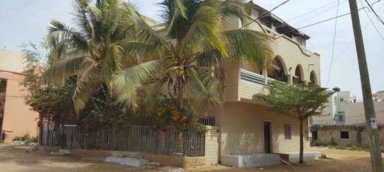 Maison à vendre à ZAC MBAO image 2
