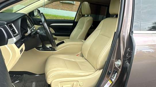 Toyota Highlander image 3