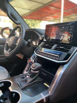 Toyota land cruiser VX image 10