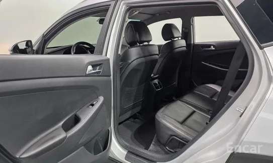 Vends  hyundai tucson 2.0 image 3