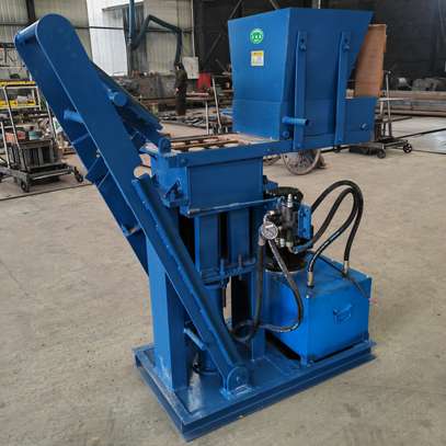Machine a briques terre cuite image 2