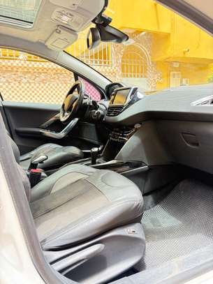Peugeot 2008 année 2017 image 9