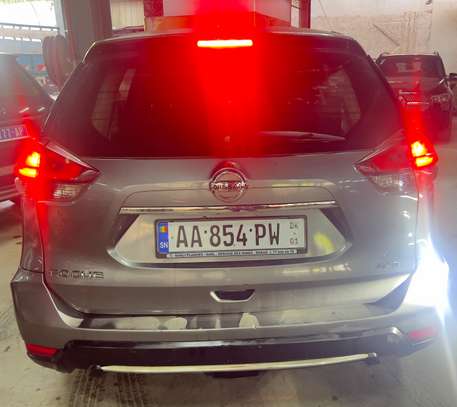 Nissan Rogue image 3