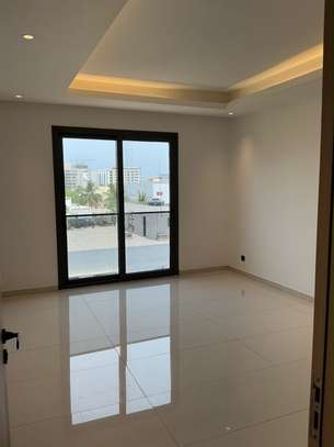 APPARTEMENT F5 GRAND STANDING AVEC PISCINE À NGOR ALMADIES image 3