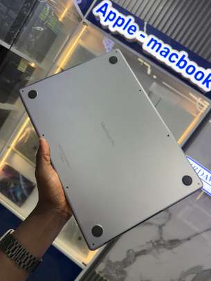 MacBook Pro M1 Pro 16 pouces Ram 16Go SSD 512Go image 3