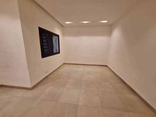 Superbe F4 aux Almadies zone de recasement image 12