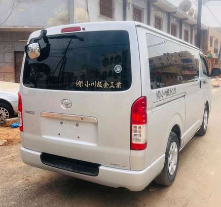 Toyota hiac Automatic Diasel image 10