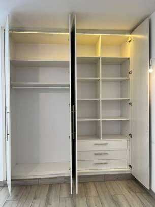 Appartement F4  à louer au Point  E image 4