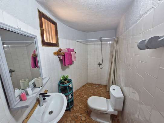 Baobab Lodge image 9