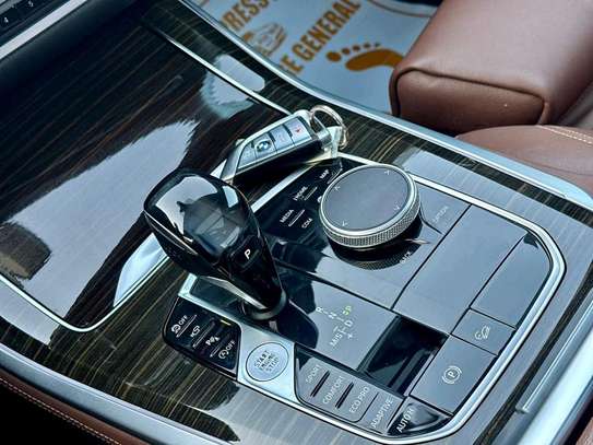 BMW 2019 image 5