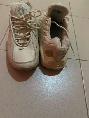 Vente de chaussures image 5