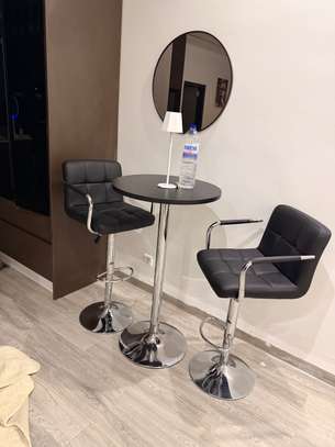Table + chaise bar image 2