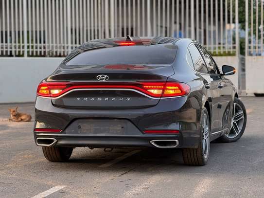 Hyundai Grandeur image 12