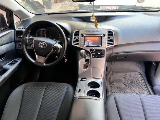 Toyota Venza image 8