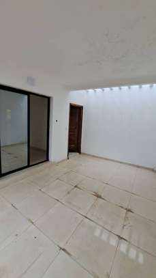 DUPLEX A LOUER A LA SICAP FOIRE image 4