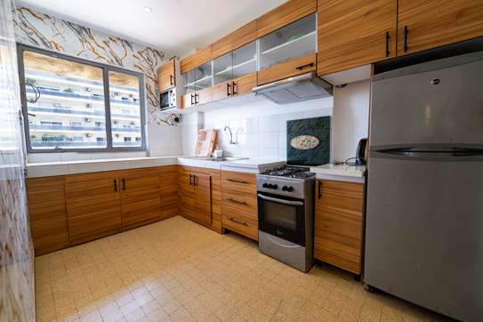 Appartement F3 meublé à louer à Dakar plateau image 6