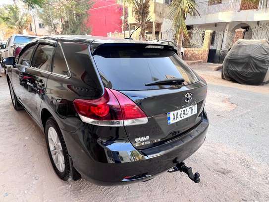 Toyota Venza image 2