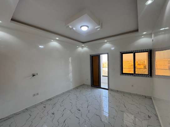 Appartement neuf 3 chambres salon Ouakam Extension à louer image 6